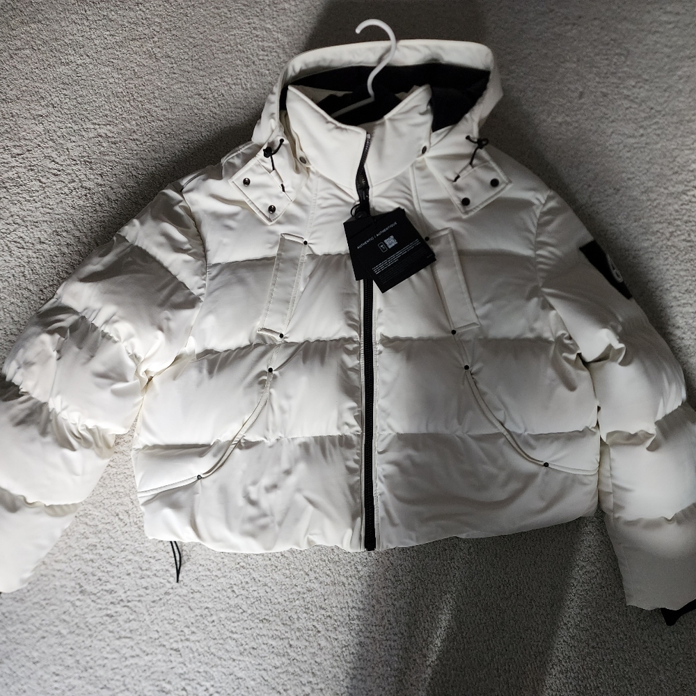 Moose Knuckles Cropped Puffer XL white, women's